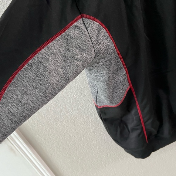 Brand new UGA 1/4 zip sweatshirt - Picture 5 of 6